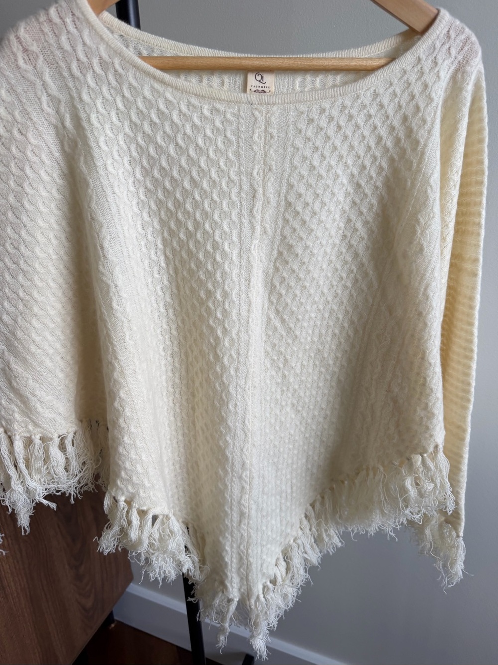 Qi Cashmere Vintage Cream Textured Knit Fringe Poncho Sweater One Size - Picture 6 of 12